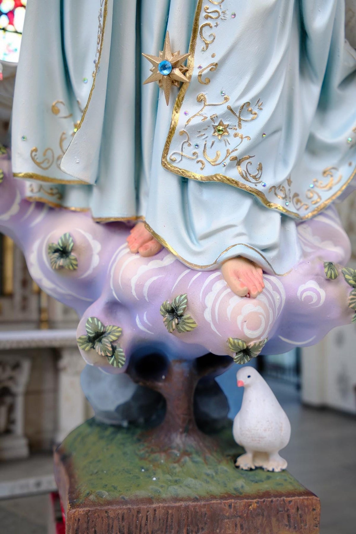 Hand-Painted Our Lady of Peace Statue 40cm Marian Figurine with Doves, Gold Accents, Home Altar Decor __etsy:8630581895