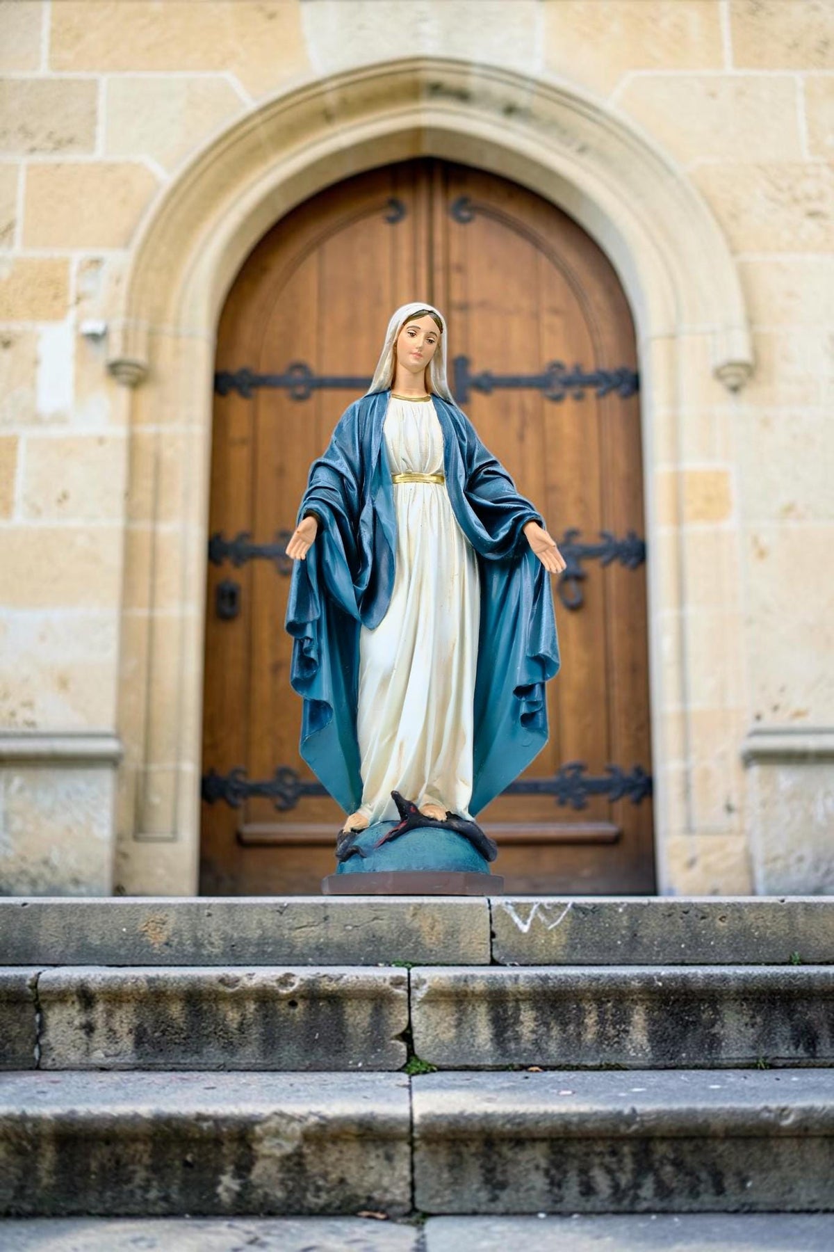 Hand-Painted Our Lady of Grace Statue, 25cm Marian Figurine, Catholic Home Altar Decor