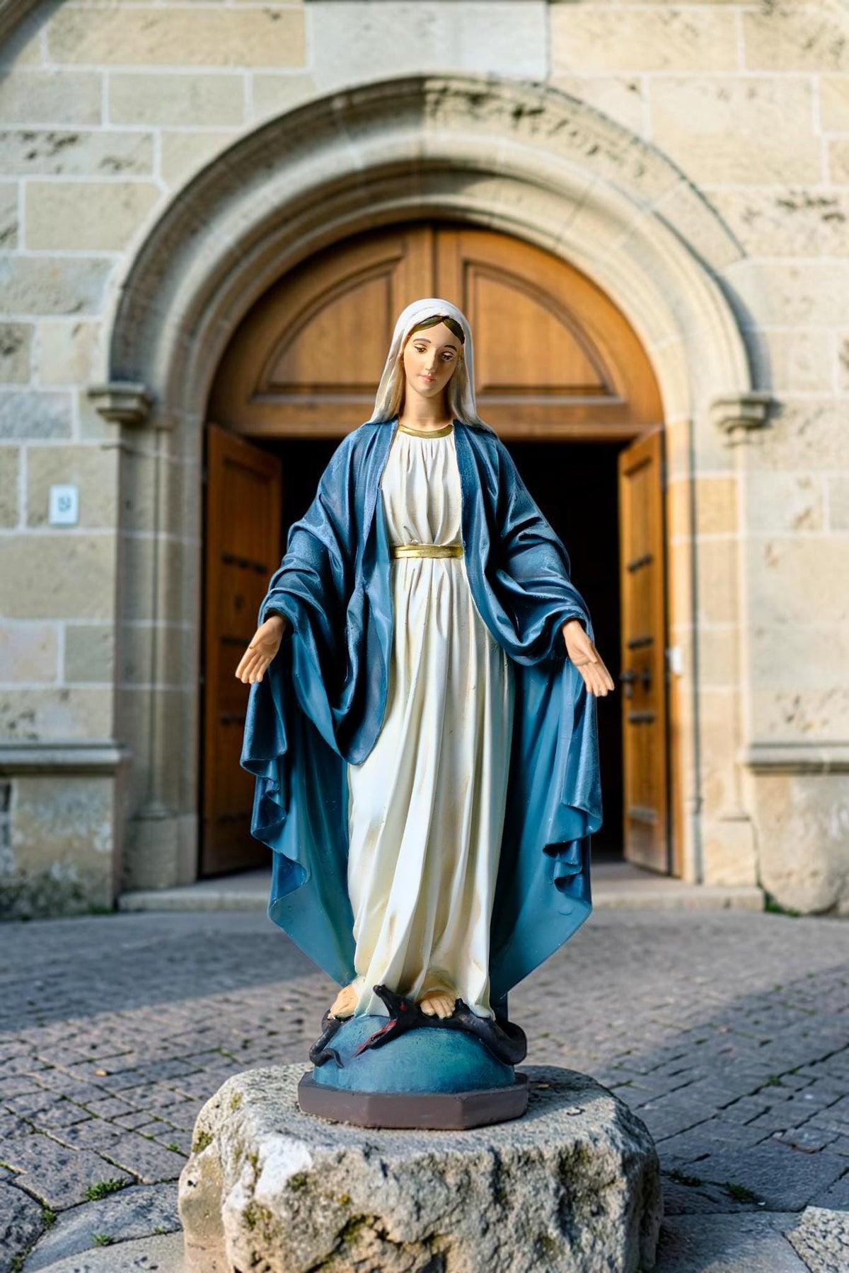 Hand-Painted Our Lady of Grace Statue, 25cm Marian Figurine, Catholic Home Altar Decor